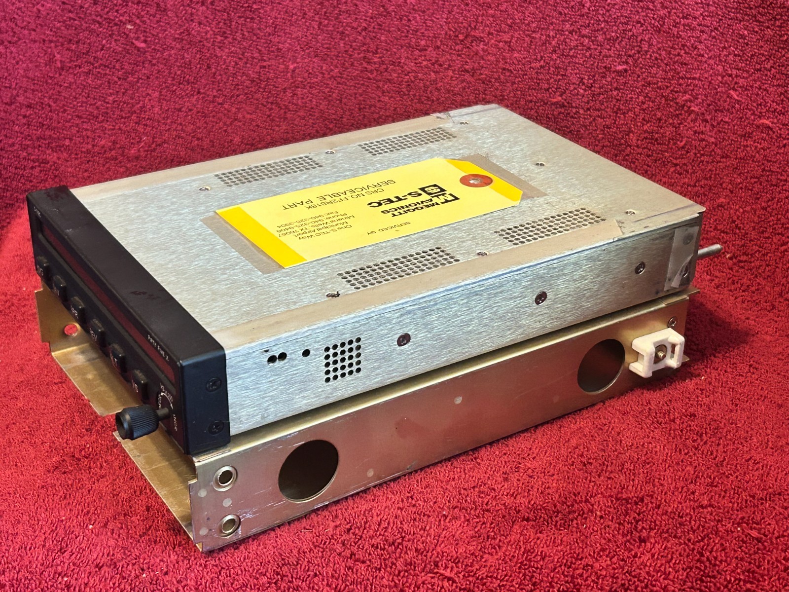 S-TEC SYSTEM 55X AUTOPILOT COMPUTER 28V P/N 01192-0-2TF WITH TRAY AND CONNECTORS