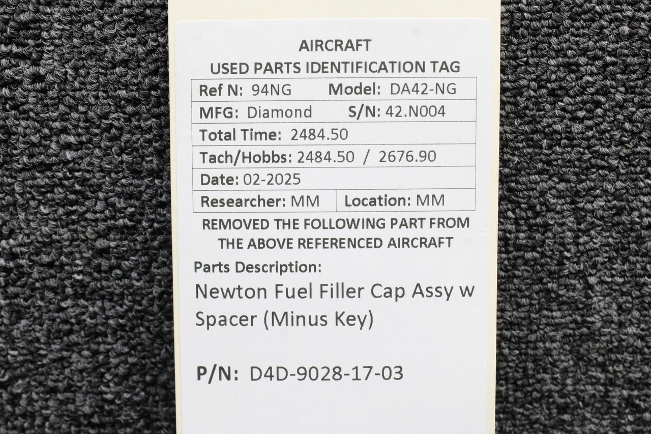 D4D-9028-17-03 Diamond DA42-NG Newton Fuel Filler Cap Assy w Spacer (Minus Key)