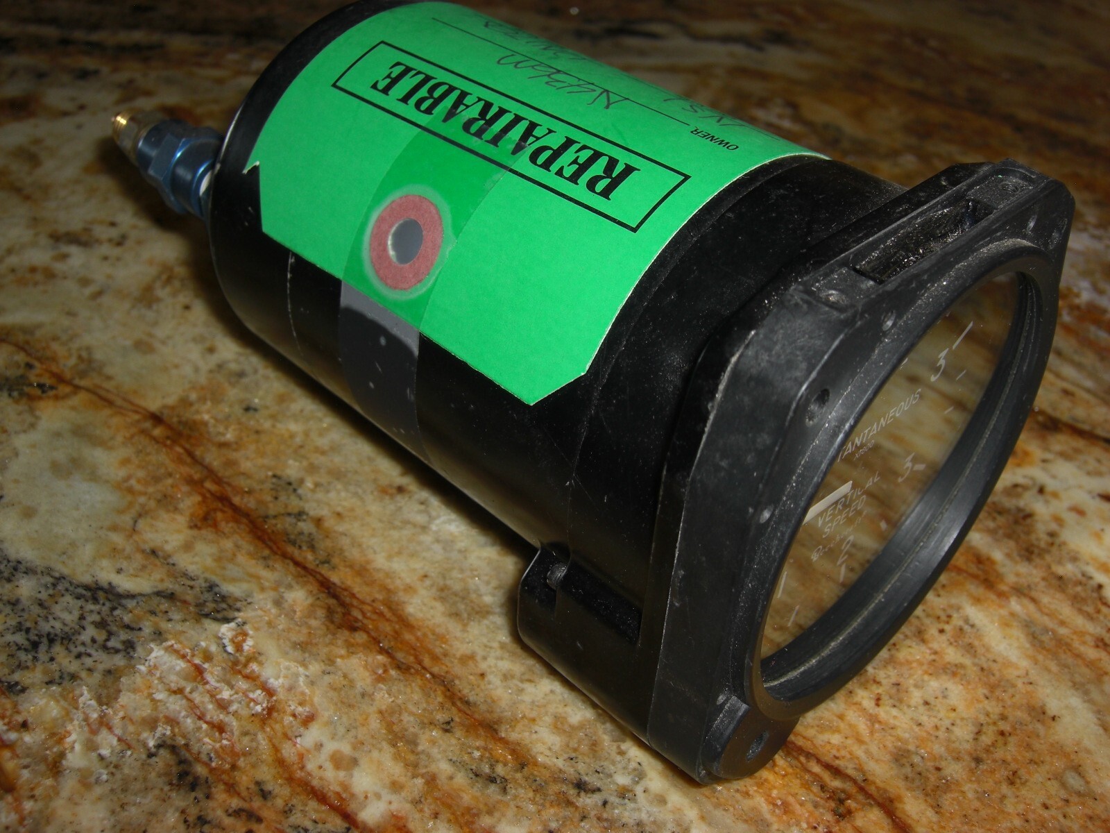 UNITED INSTRUMENTS / BEECHCRAFT PN 7130 INSTANTANEOUS VERTICAL SPEED INDICATOR
