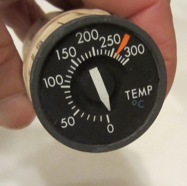 INDICATOR PNEUMATIC TEMPERATURE WESTON P/N 520420 DC-10-10 N946LL AS REMOVED