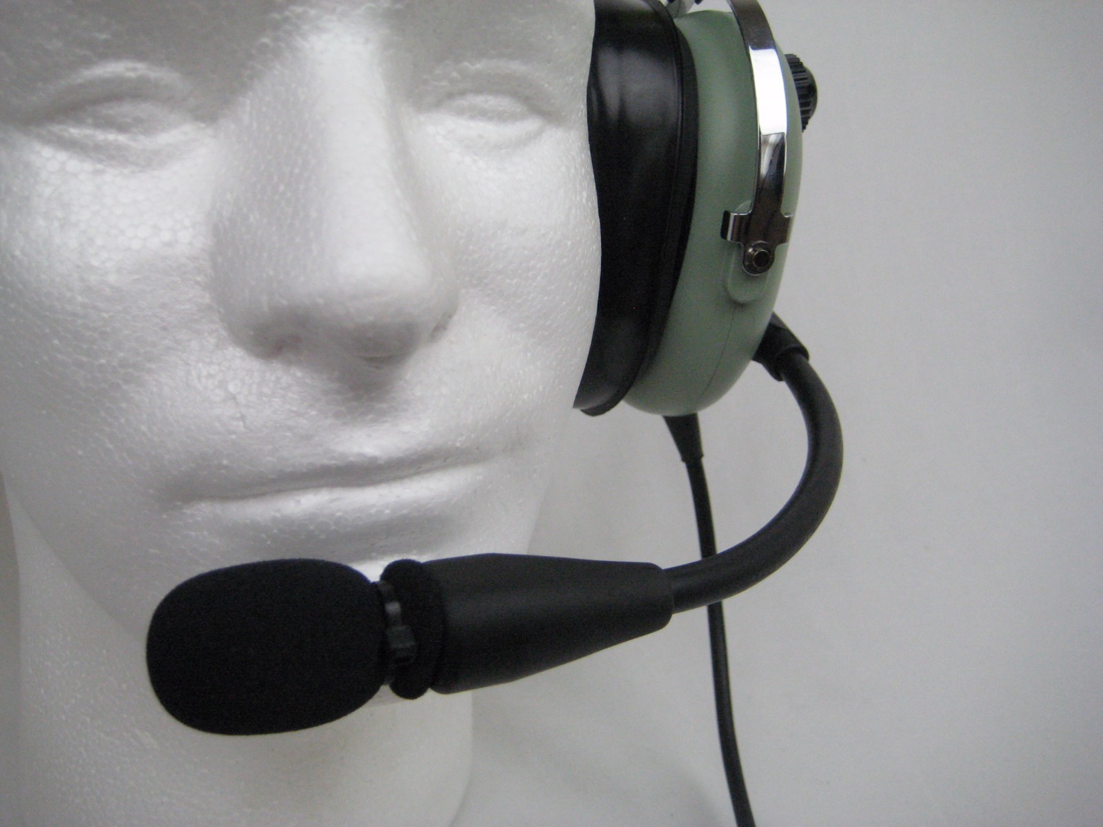 David Clark H10-13.4 Remanufactured General Aviation Headset with Volume Control