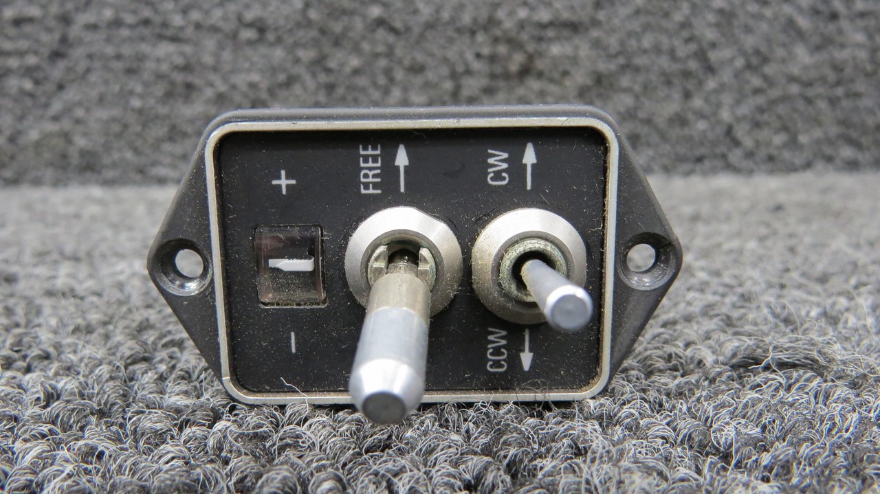 071-1242-01 Bendix King KA-51B Slaving Accessory Switch (Cracked Ear)