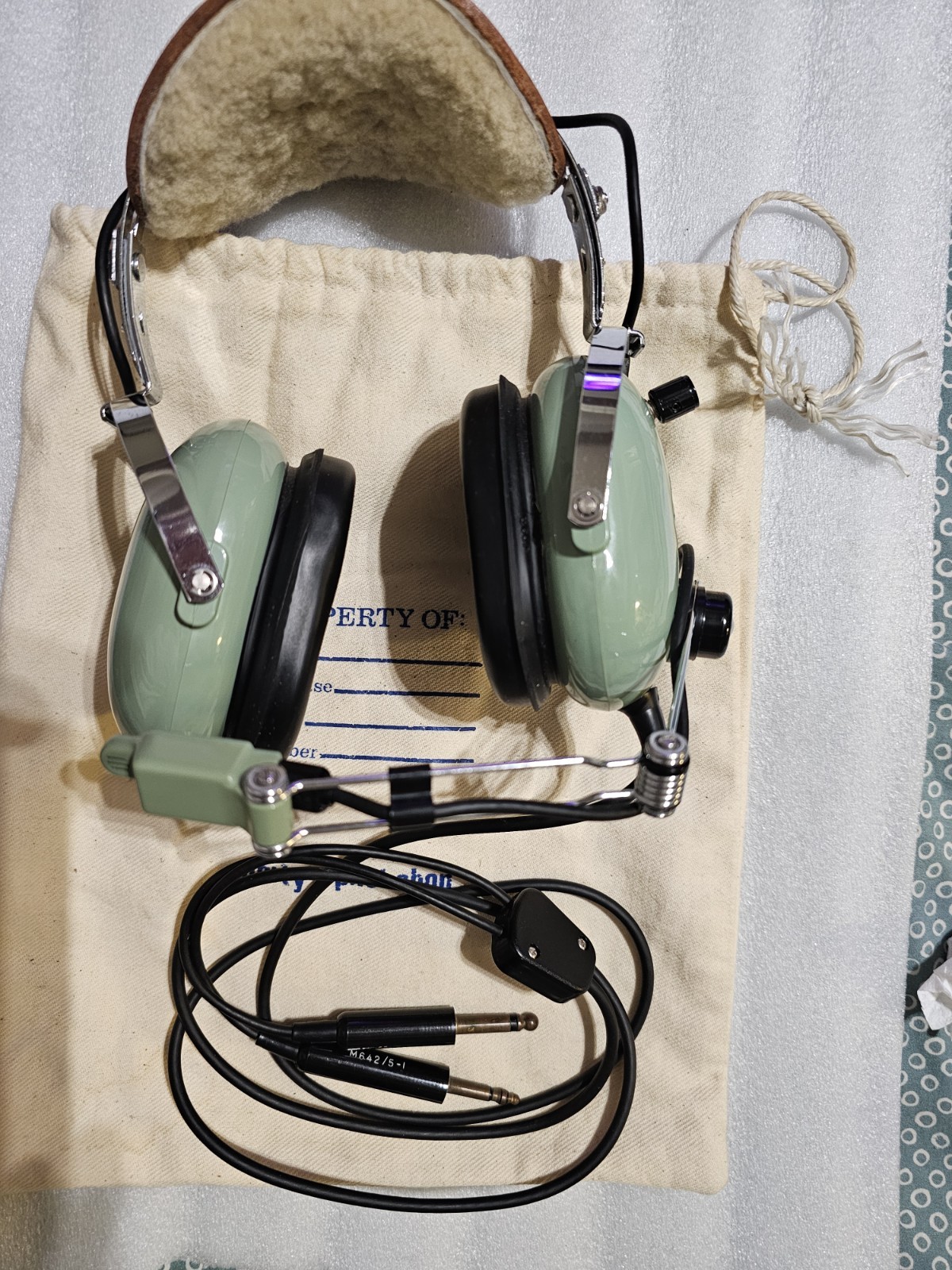 David Clark H10-40 Aviation Pilots Headset M-4 Mic Dual Plug Tested Oregon Aero
