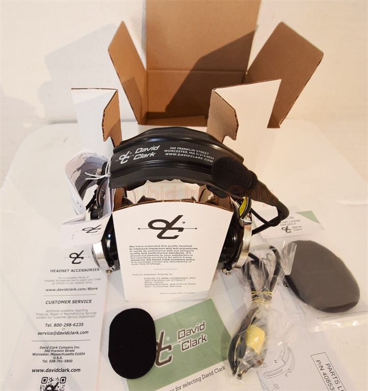 David Clark 40853G-03 Aviation Headset with M-7A Microphone New In Box