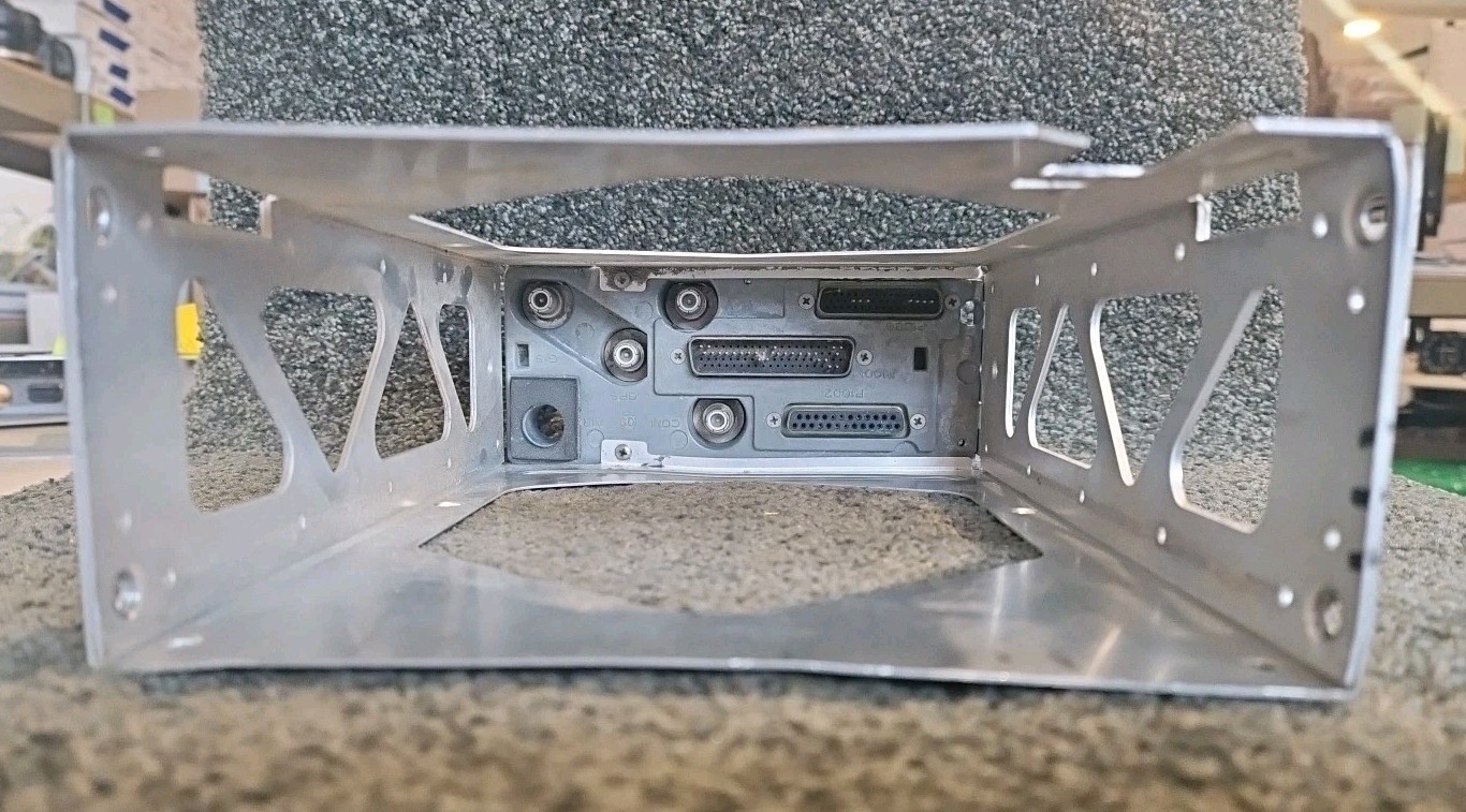 Garmin GNS 400/500 Mounting Tray PN: 115-00243-00 w/Backplate PN: 011-00676-00