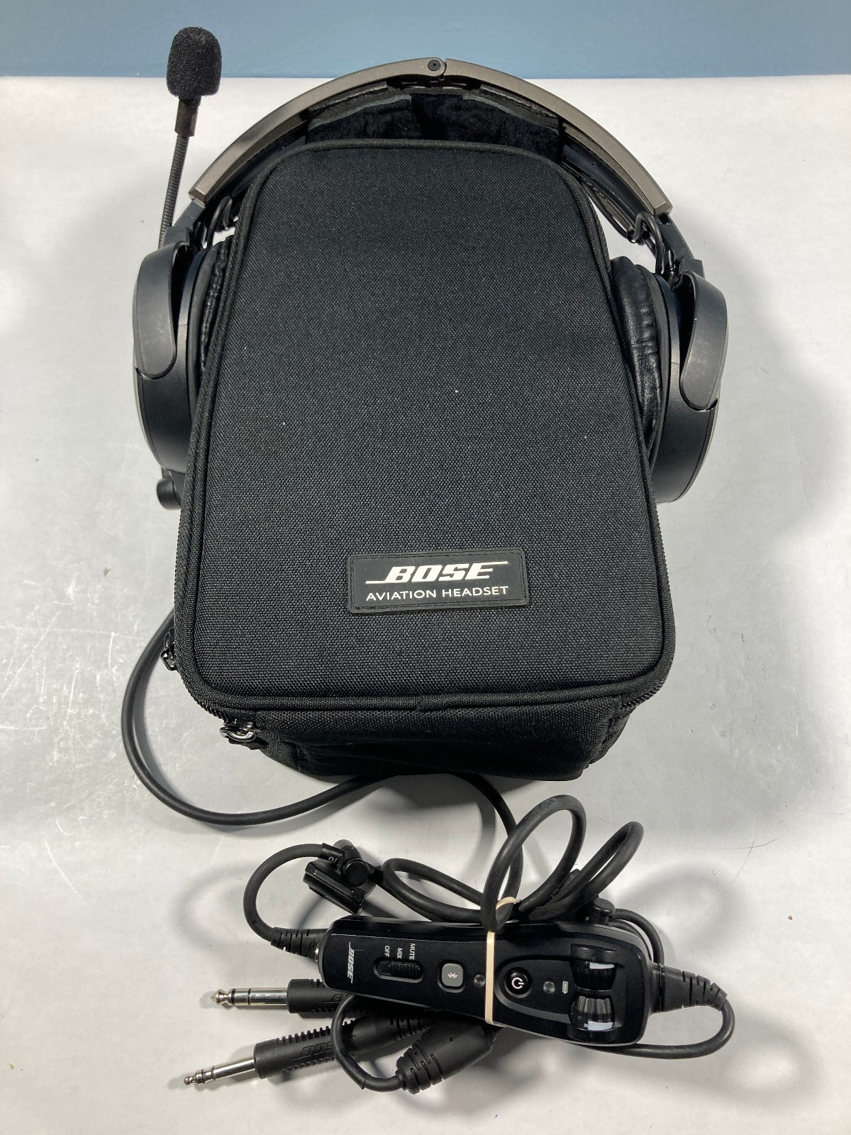 Bose A20 Aviation Headset Dual GA Plug with Bluetooth + Soft Case Used Condition