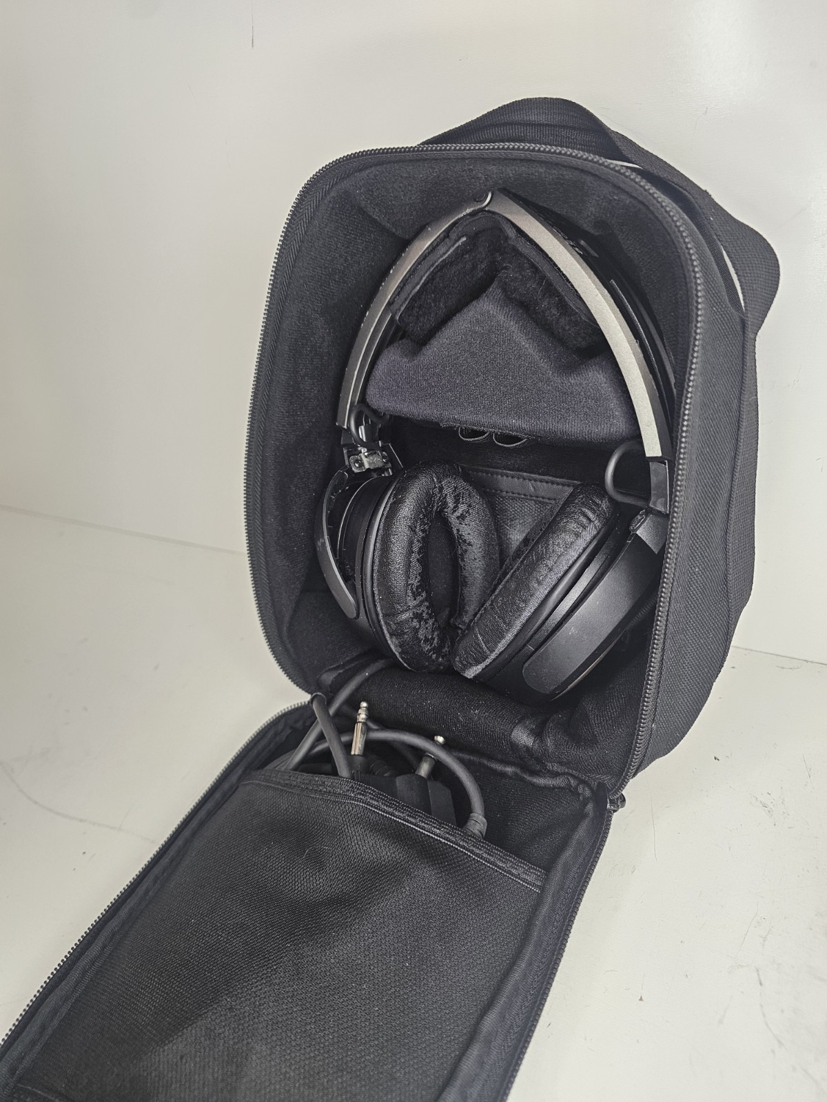 Bose A20 Aviation Headset w/ Bluetooth Dual Plug GA Cable & Carrying Bag