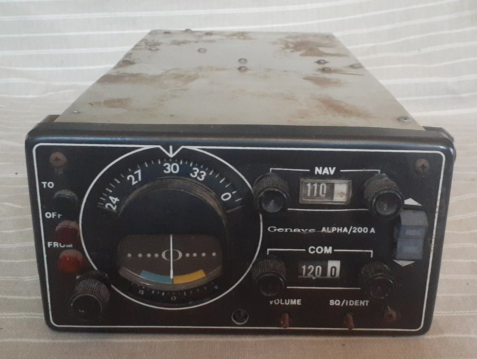 Vintage Genave Alpha/200A Aircraft Navigation & Communications Radio, Untested