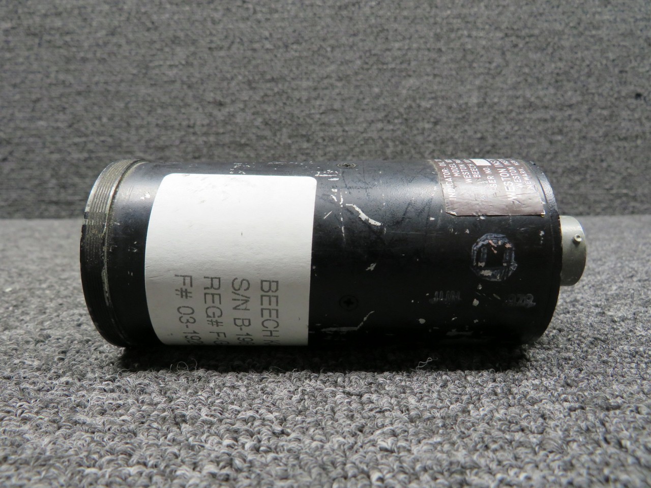 521216 (Alt: 100-384058-3) Weston 1825 Dual Oil Temp and Pressure Indicator