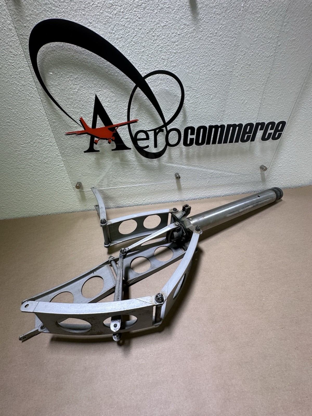 Beechcraft Control Column Assy 96-524017-601 (3938)