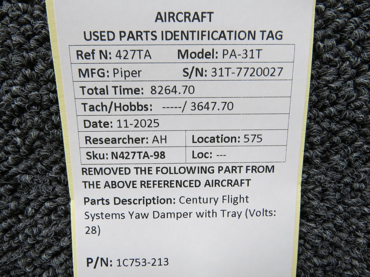 1C753-213 Century Flight Systems Yaw Damper with Tray (Volts: 28)