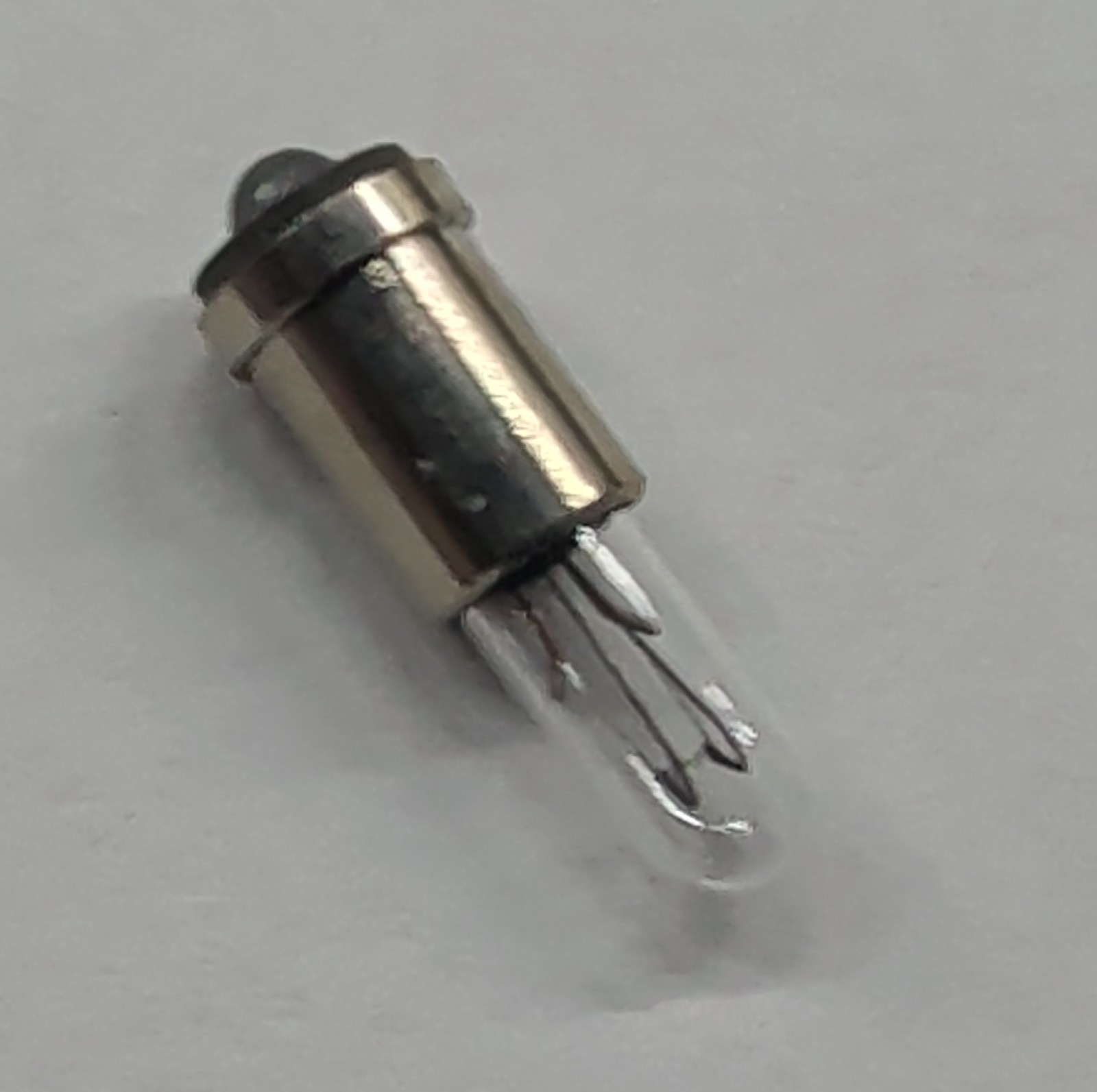100x ​Airbus NSA933201-01 Subminiature Lamps 28V 24mA T-1 Flange CM-3112 WL-3112
