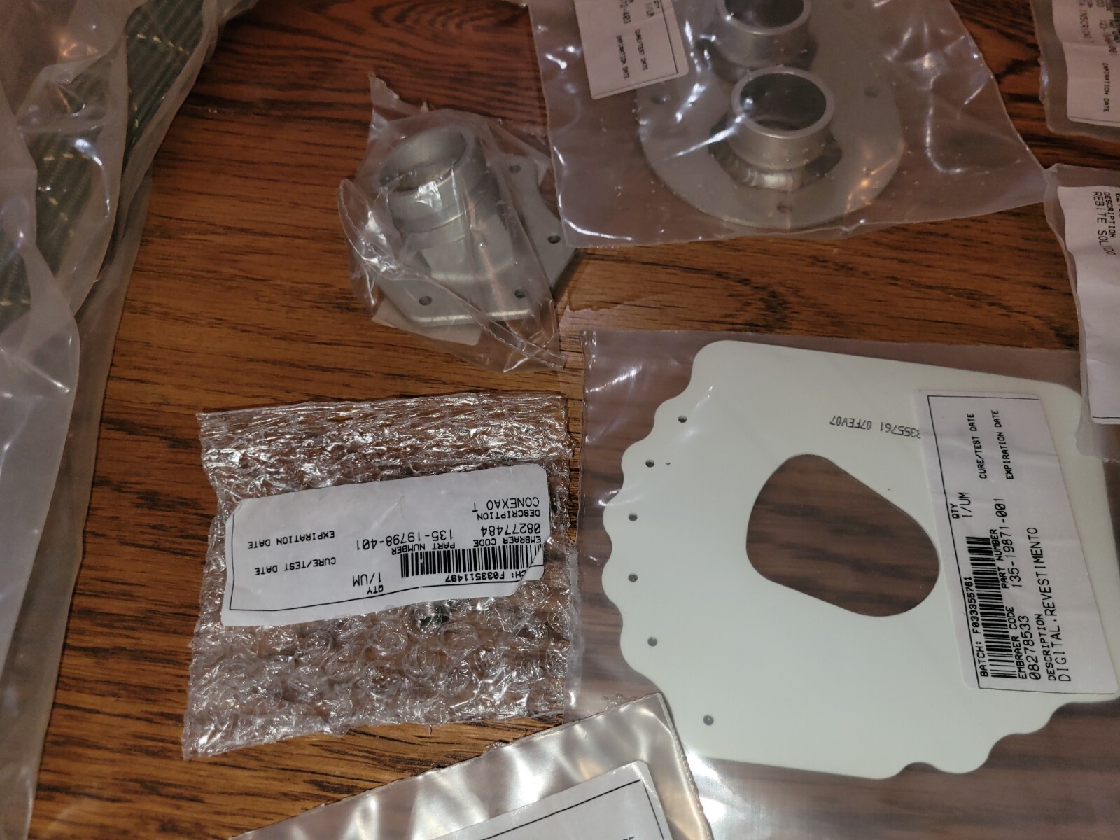 New Embraer Bombardier BD-700 Collector Kit BS-145LEG-38-0002