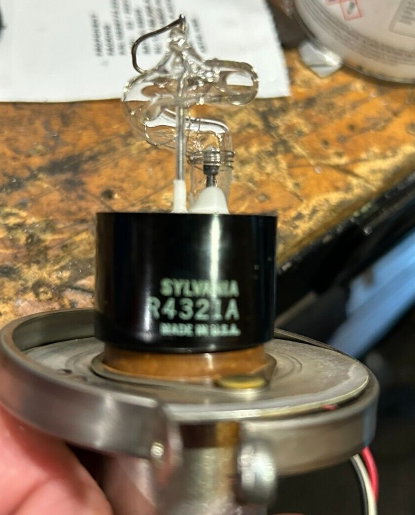 A432 Flash-Tube Beacon Light Head Assembly with Unused R4321A Flash Tube