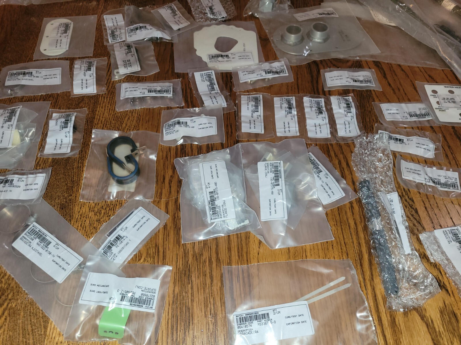 New Embraer Bombardier BD-700 Collector Kit BS-145LEG-38-0002
