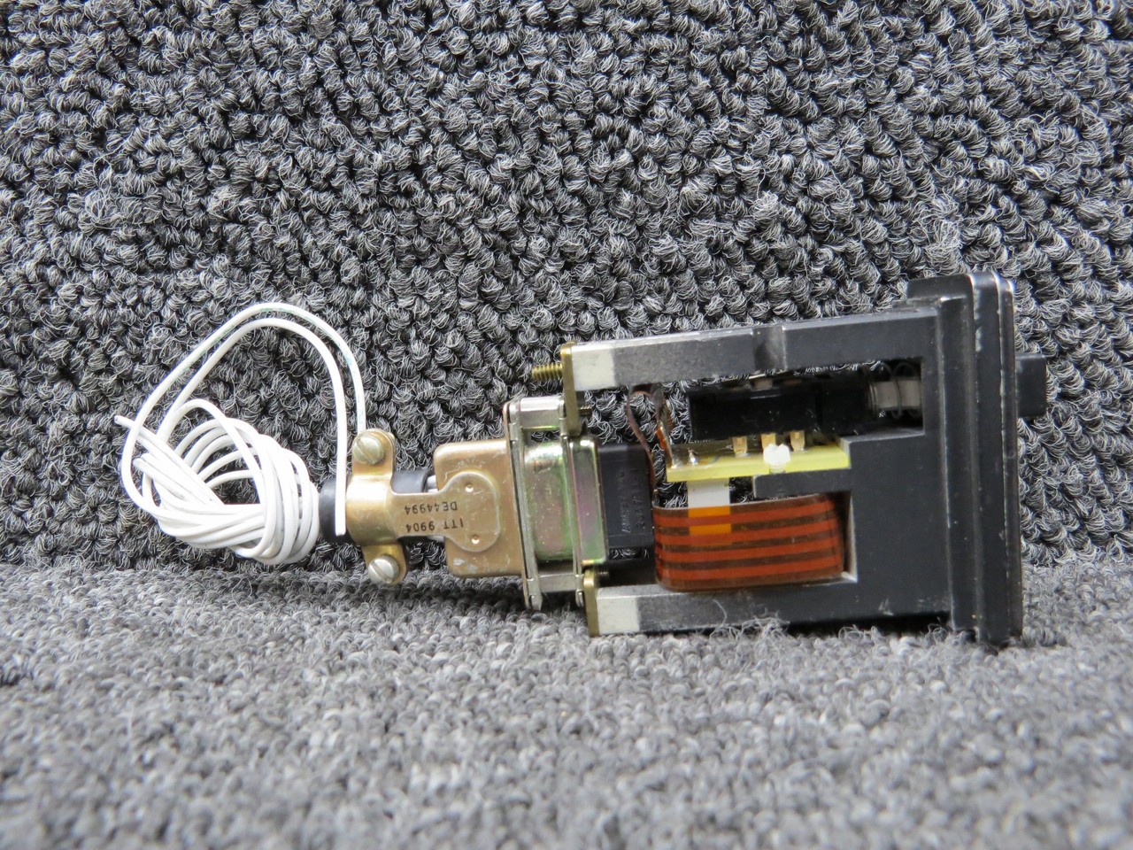 1C763-2 Century Flight Systems Yaw Dampener Controller Switch (Volts: 28)