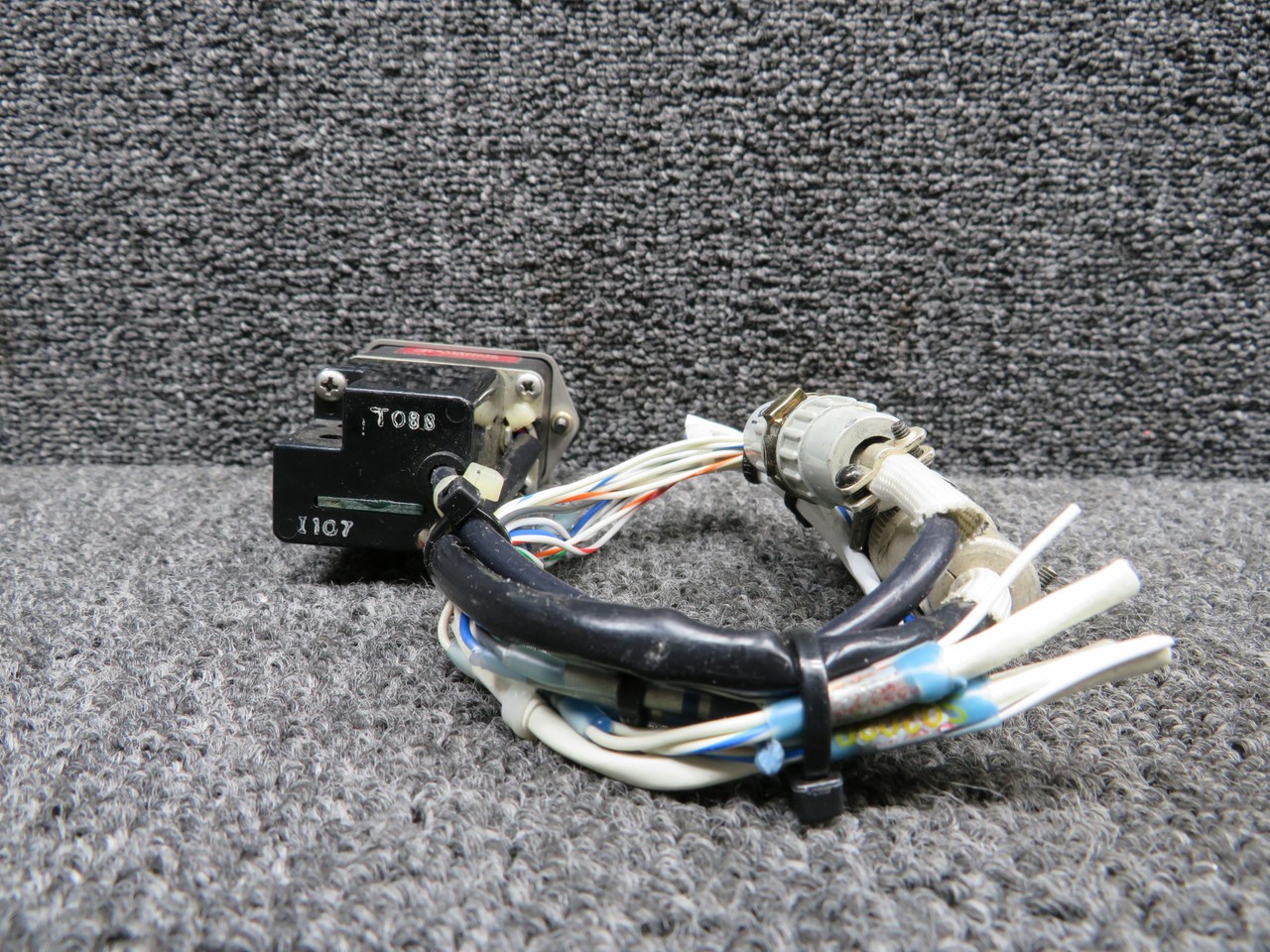 071-1242-01 King Radio KA-51B Slaving Accessory Assembly (Cracked)