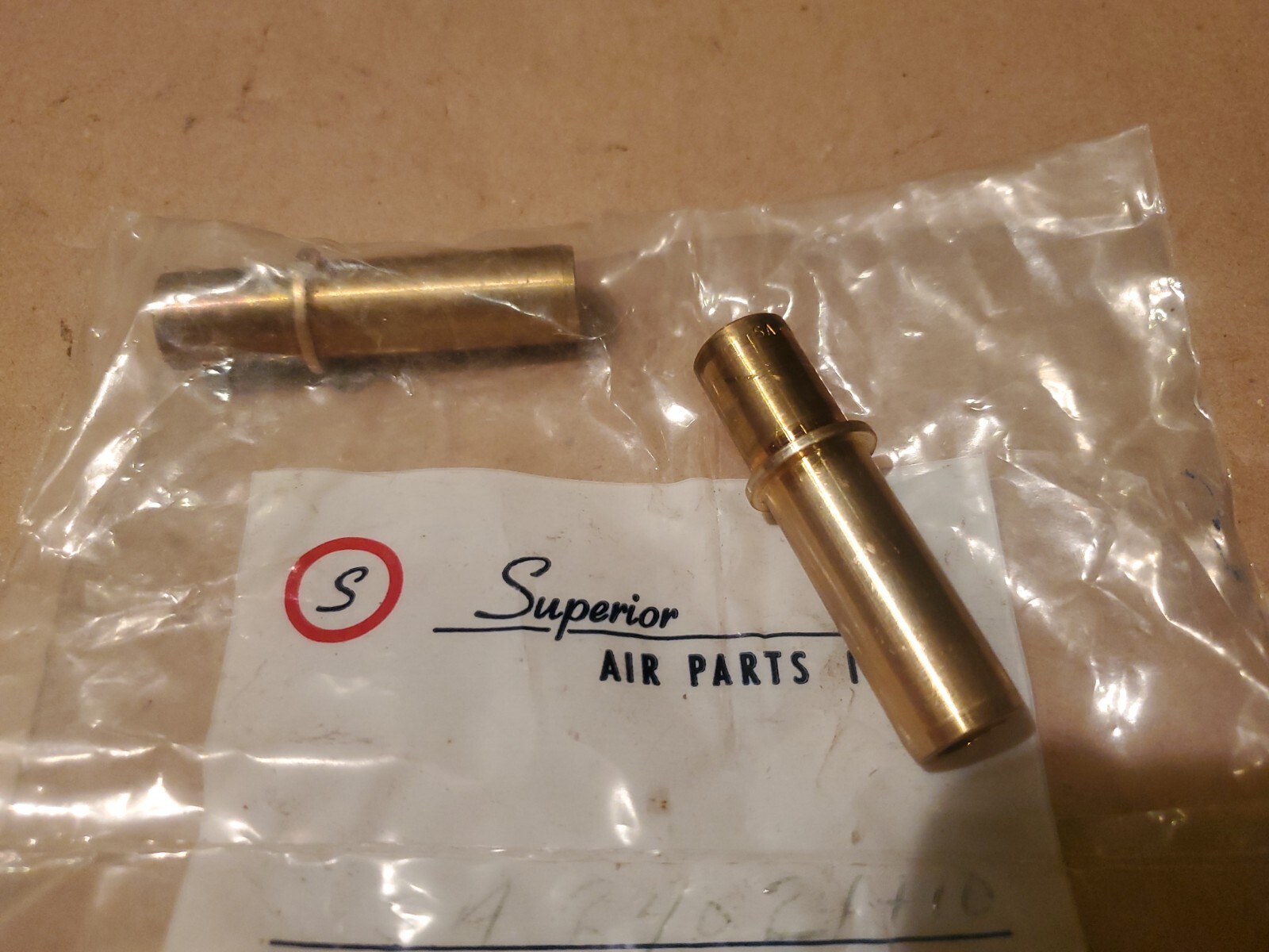 Lot Of 2 Superior Valve Guides SA-24024+10
