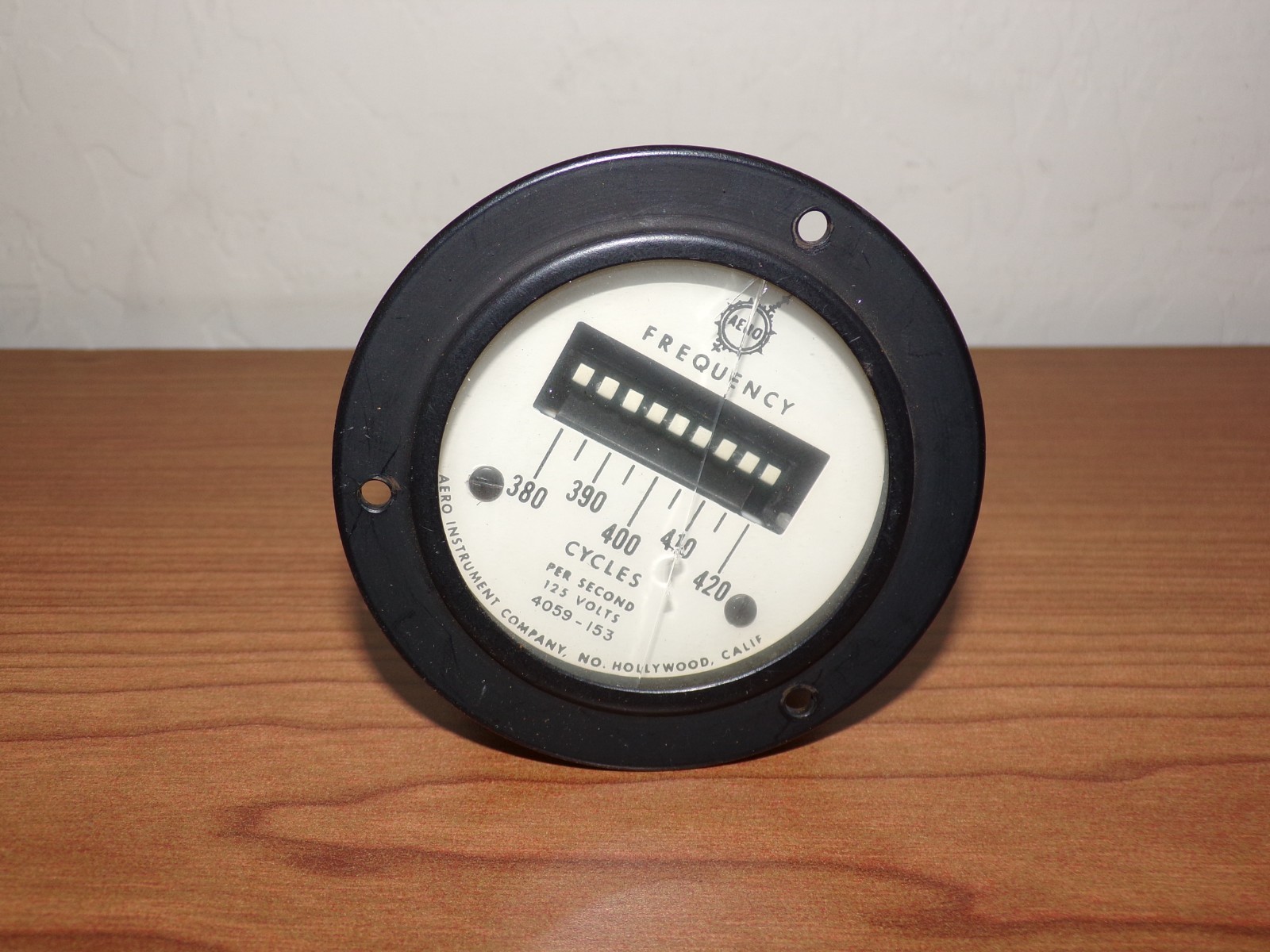 Aero Instrument Co. Model 4059-153 Frequency Gauge 420hz, North Hollywood CA