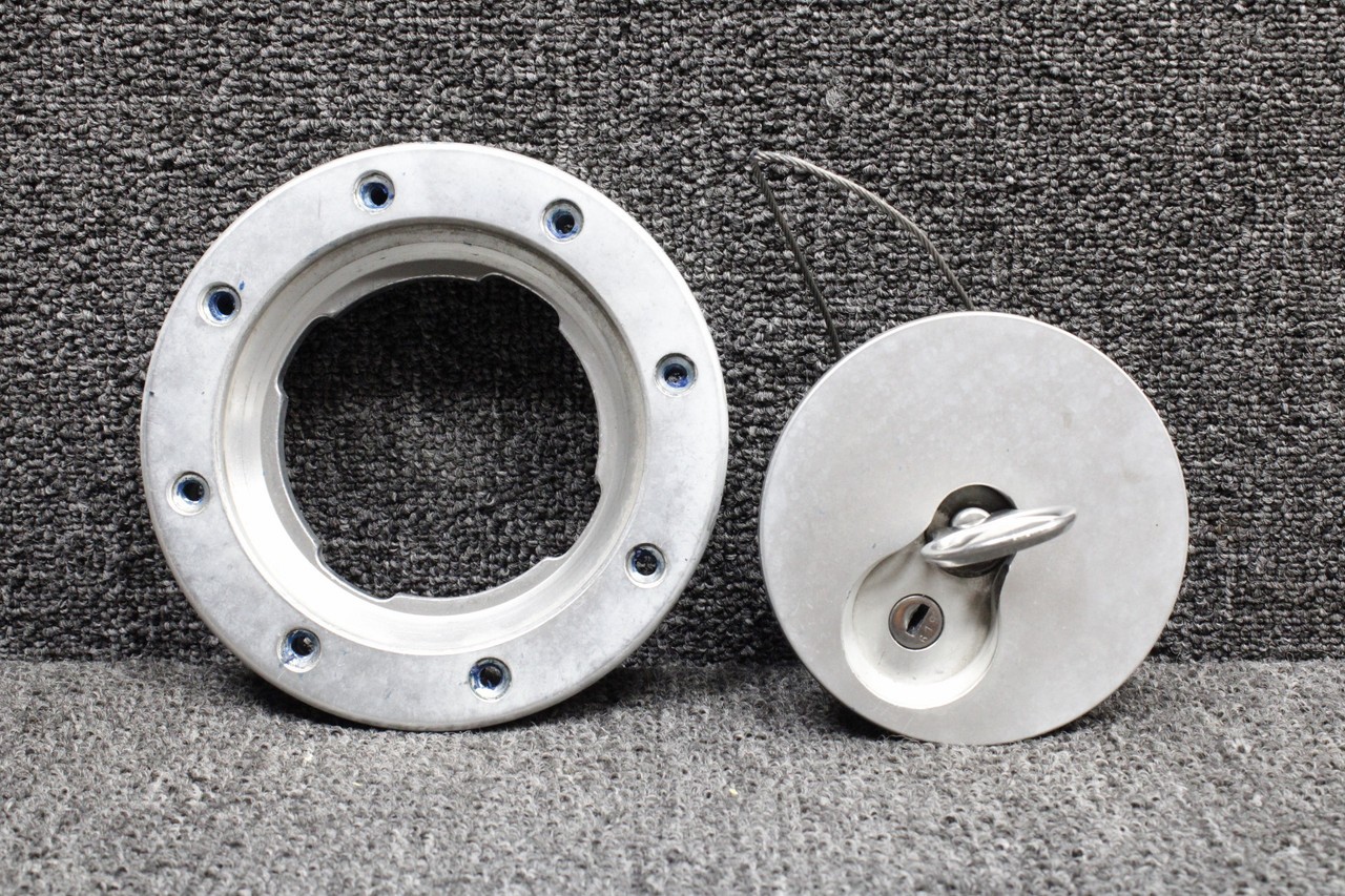 D4D-9028-17-03 Diamond DA42-NG Newton Fuel Filler Cap Assy w Spacer (Minus Key)