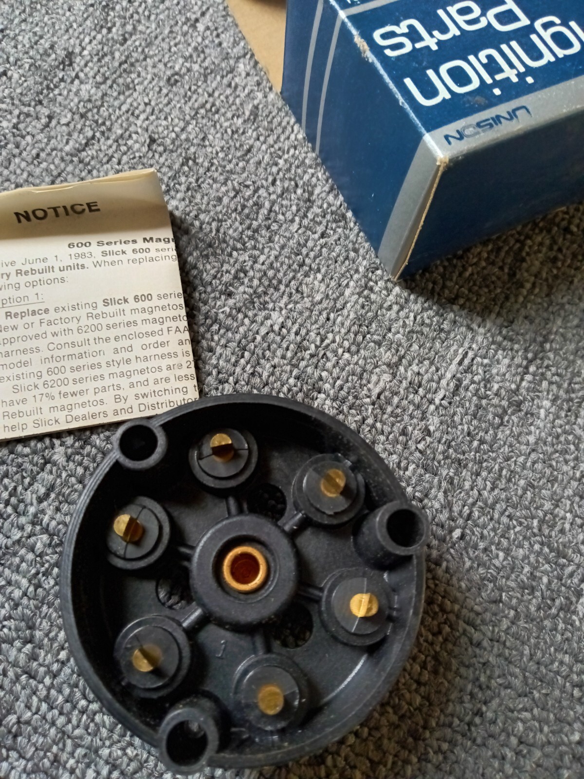 SLICK MAGNETO DISTRIBUTOR BLOCK PN: M-1067