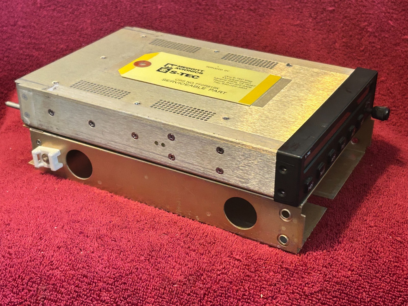 S-TEC SYSTEM 55X AUTOPILOT COMPUTER 28V P/N 01192-0-2TF WITH TRAY AND CONNECTORS