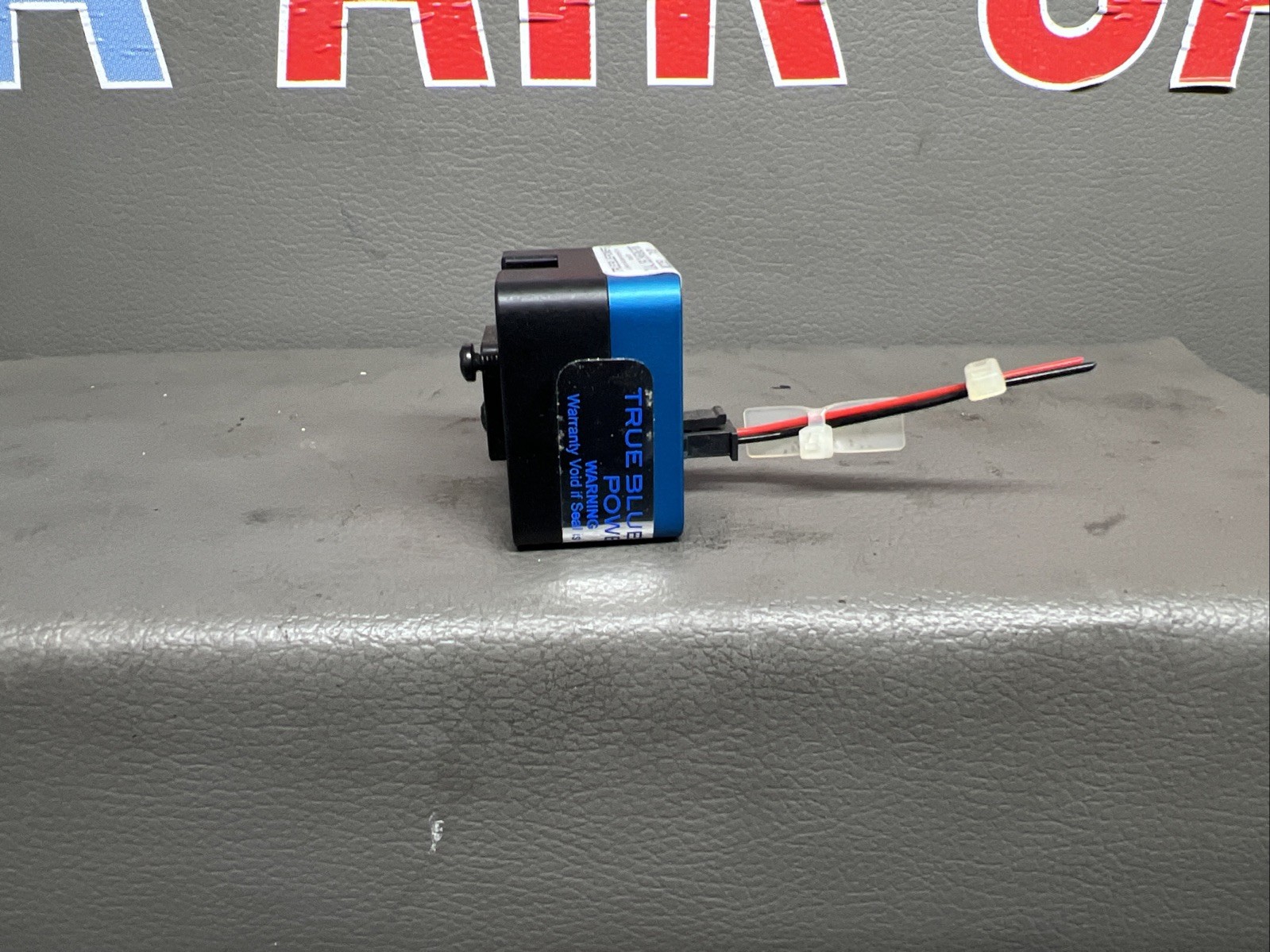 Mid Continent 6430102-3 True Blue USB Dual Charger W/ Connector 10/32V TA102