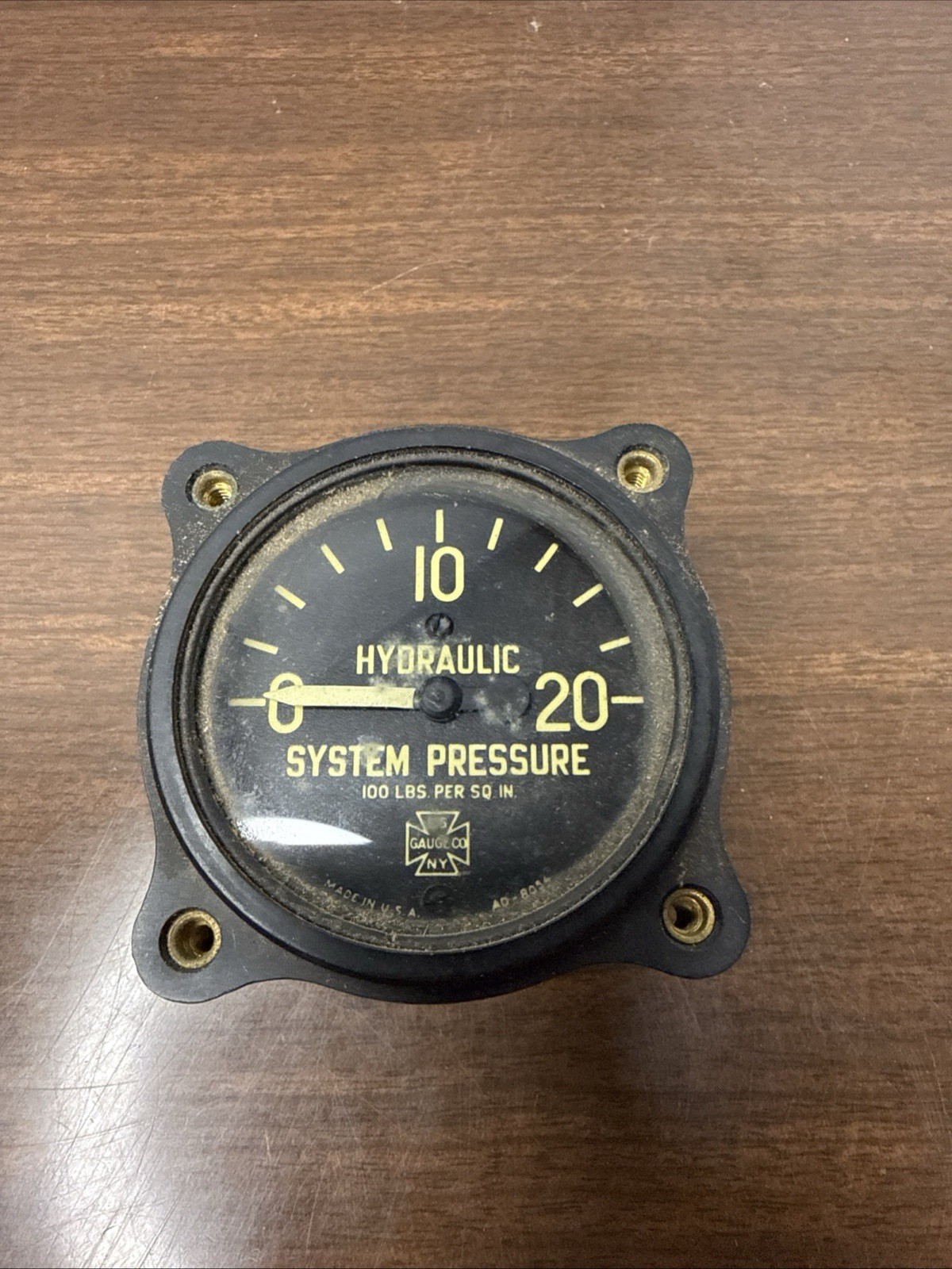 AVIONICS HYDRAULIC PRESSURE GUAGE, US Guage Co. (B1) US Army