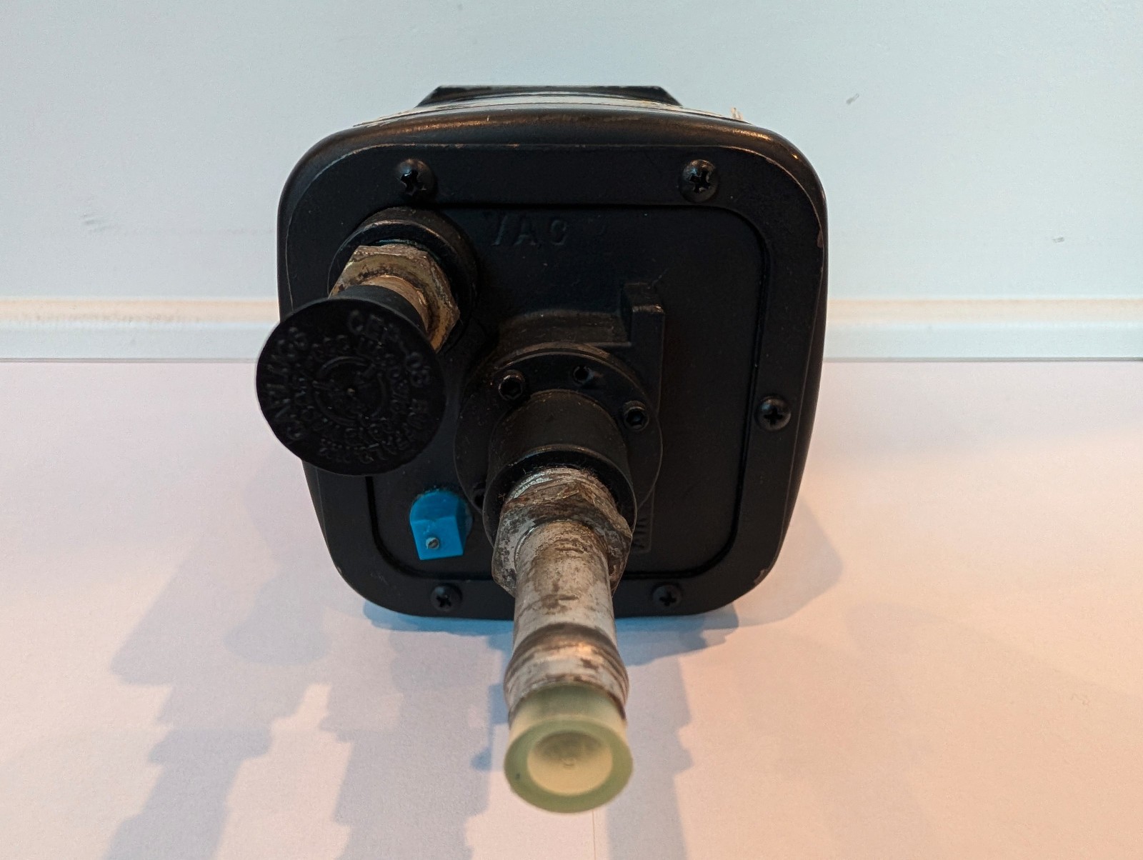 RC Allen RCA22-7 Horizon Gyro Indicator P/N 102-0041-04, working condition
