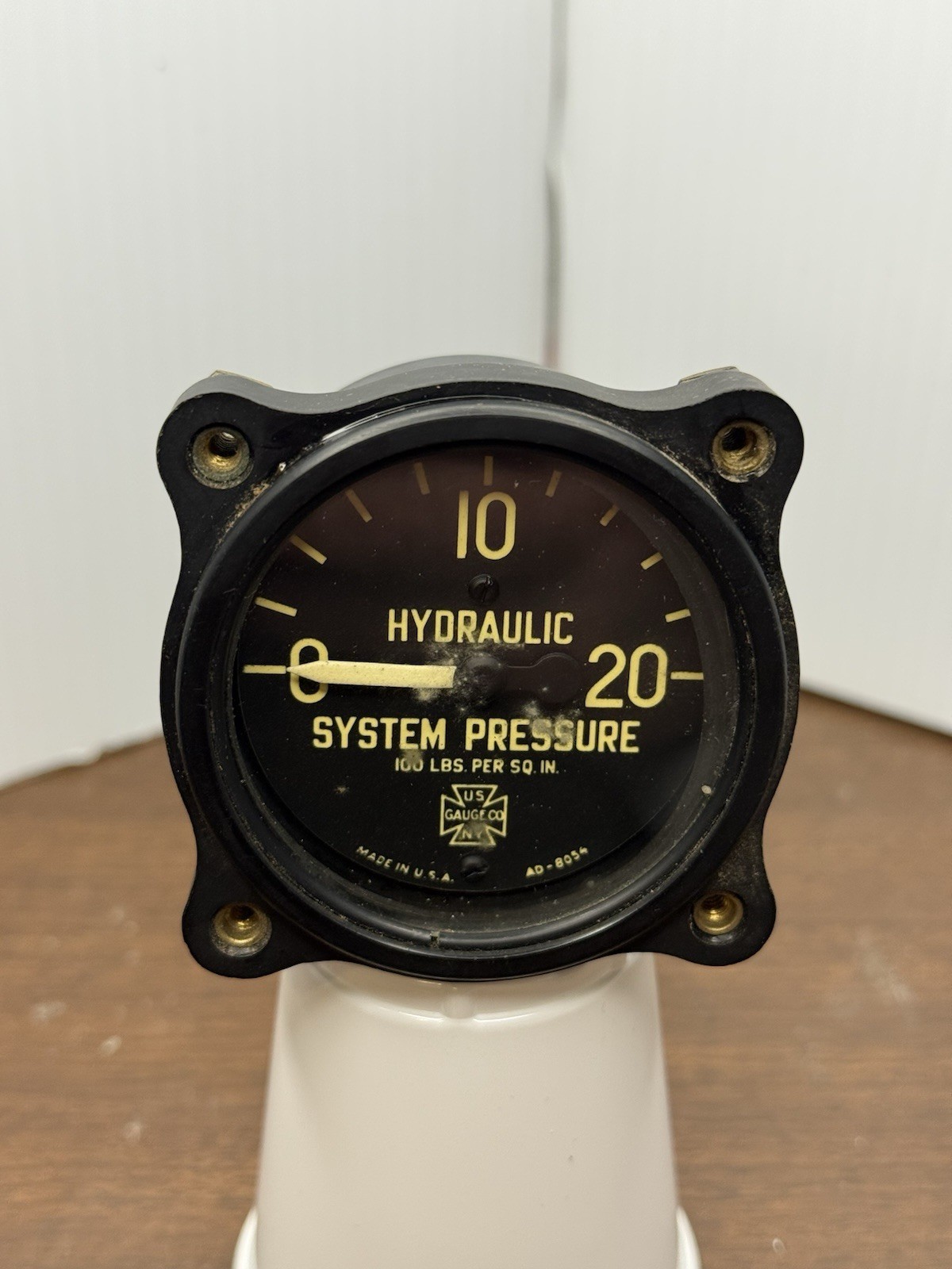 AVIONICS HYDRAULIC PRESSURE GUAGE, US Guage Co. (B1) US Army