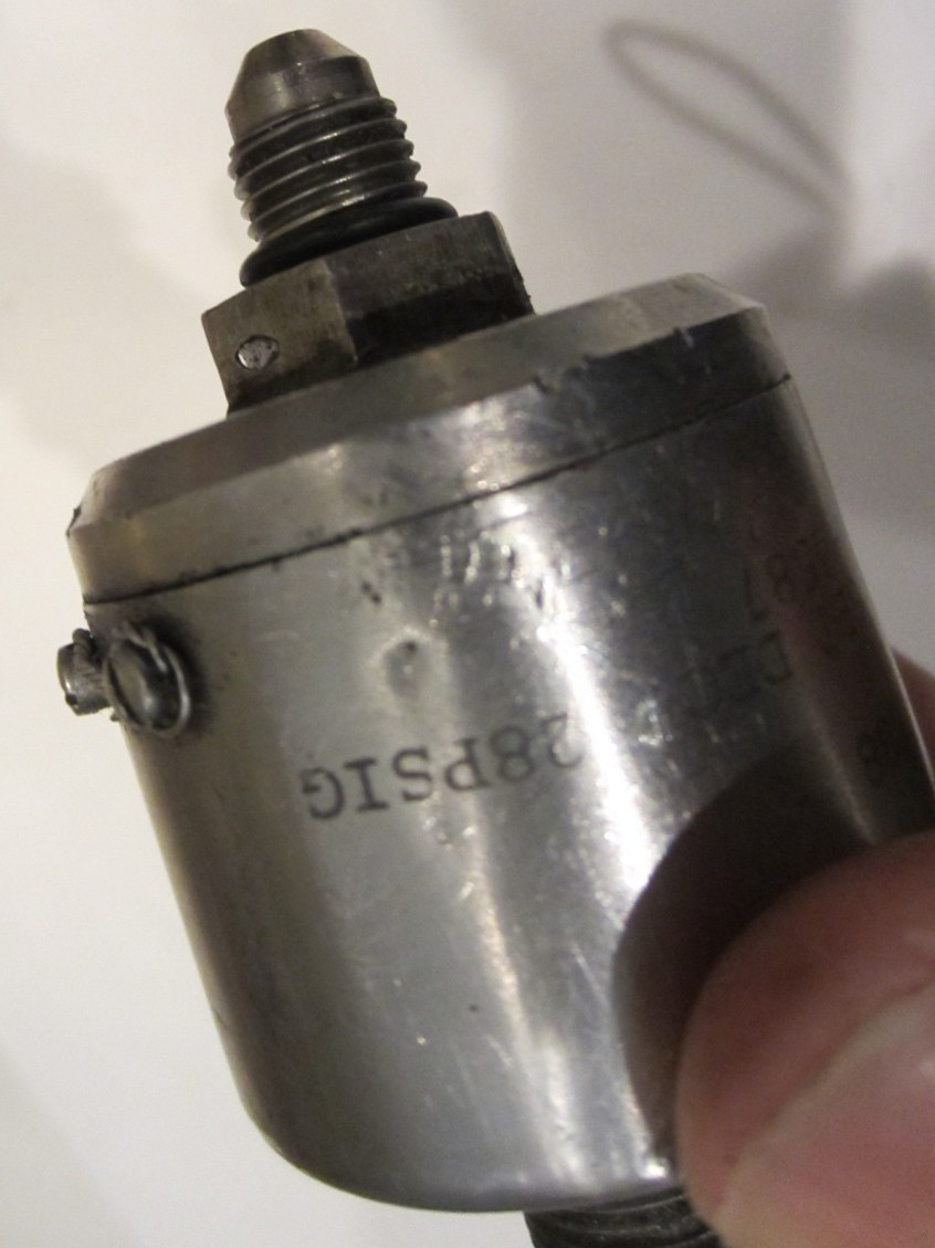 OIL PRESSURE SWITCH ELECTRO NATIONAL CORP P/N 1B2522-230, 54208/8170000 NA57688