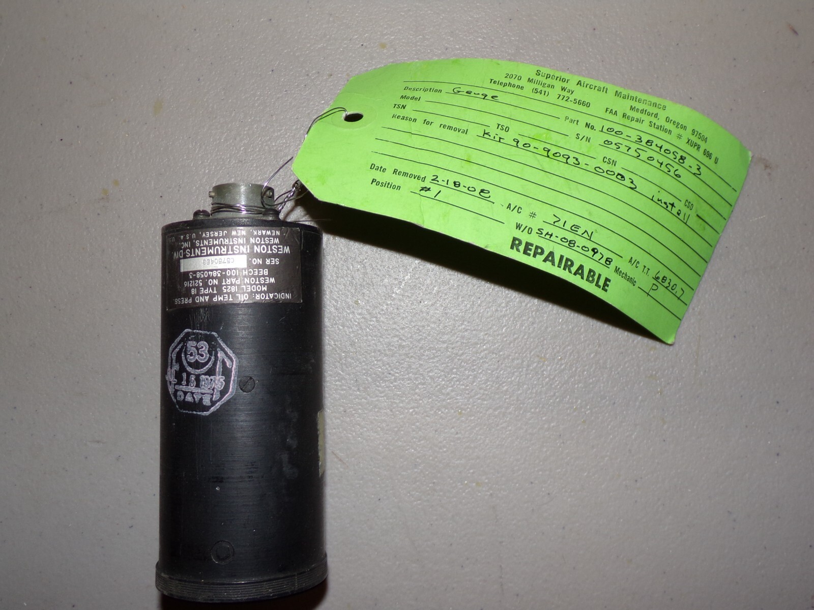 Aircraft Oil Pressure and Temp Gauge Beechcraft 100-384058-3 Weston Instruments