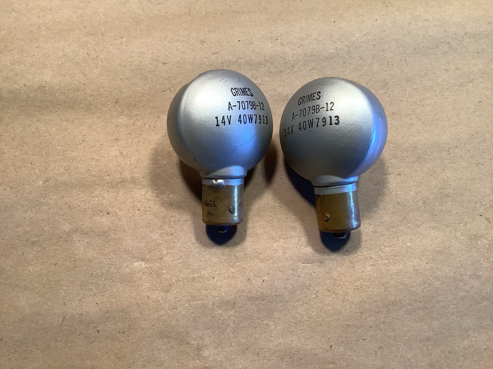 GRIMES A-7079B-12 AIRCRAFT BULBS 14v 40w Nos New Set Of 2