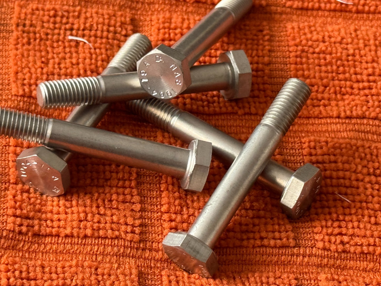 (1) Stainless Steel alloy Hex Head Bolt, 1/4-28 x 1.732″ NAS1104-19A