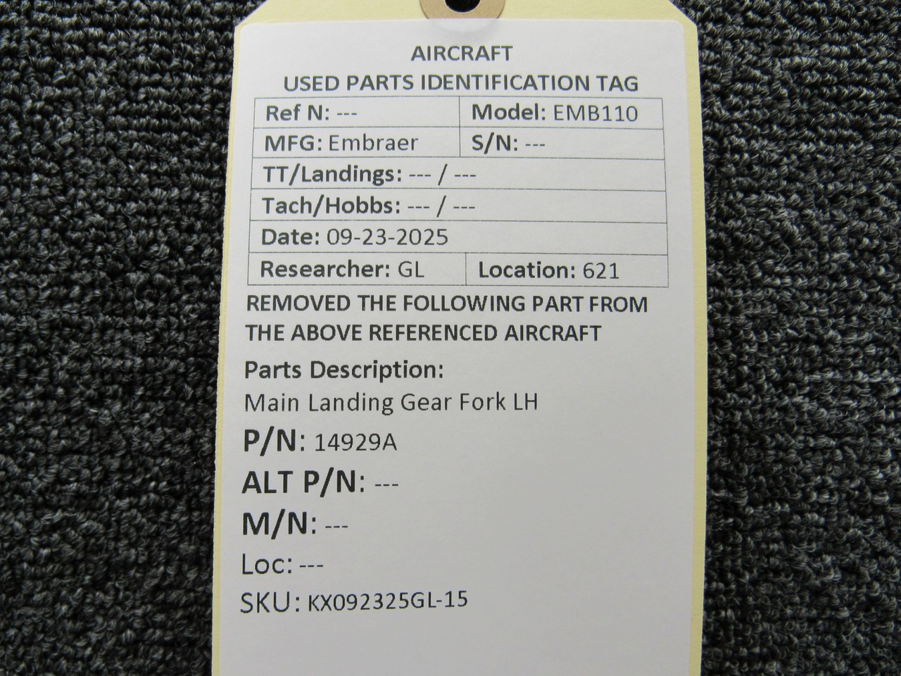 14929A Embraer EMB110 Main Landing Gear Fork LH