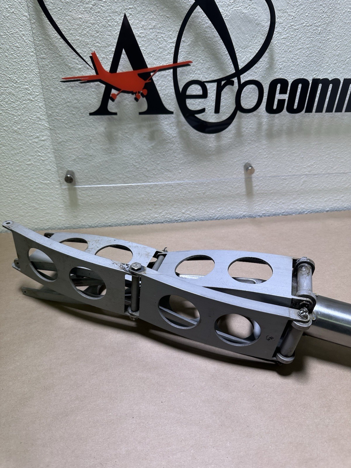 Beechcraft Control Column Assy 96-524017-601 (3938)