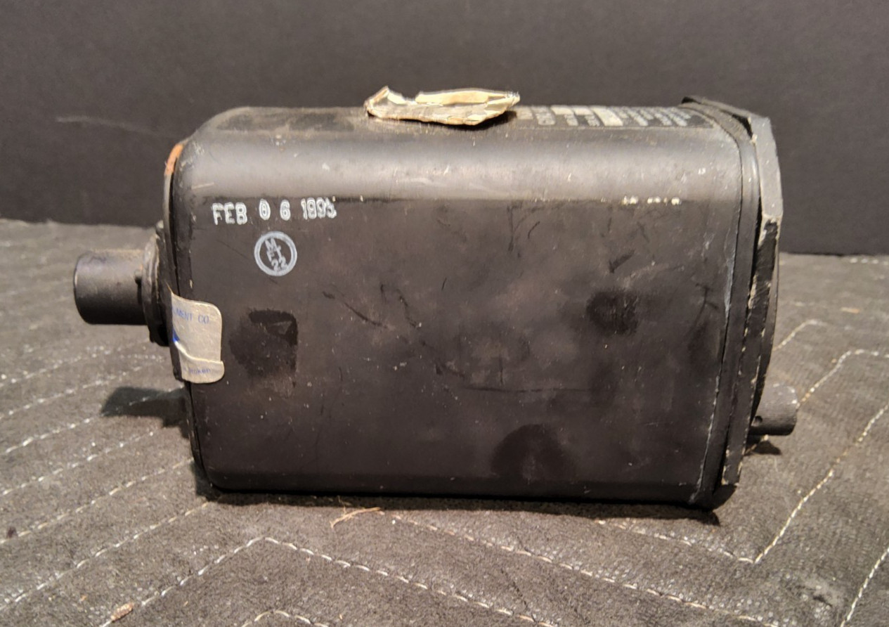 R.C. Allen RCA22-7, Vacuum gyro artifical horizon instrument, p/n; 102-0041-04