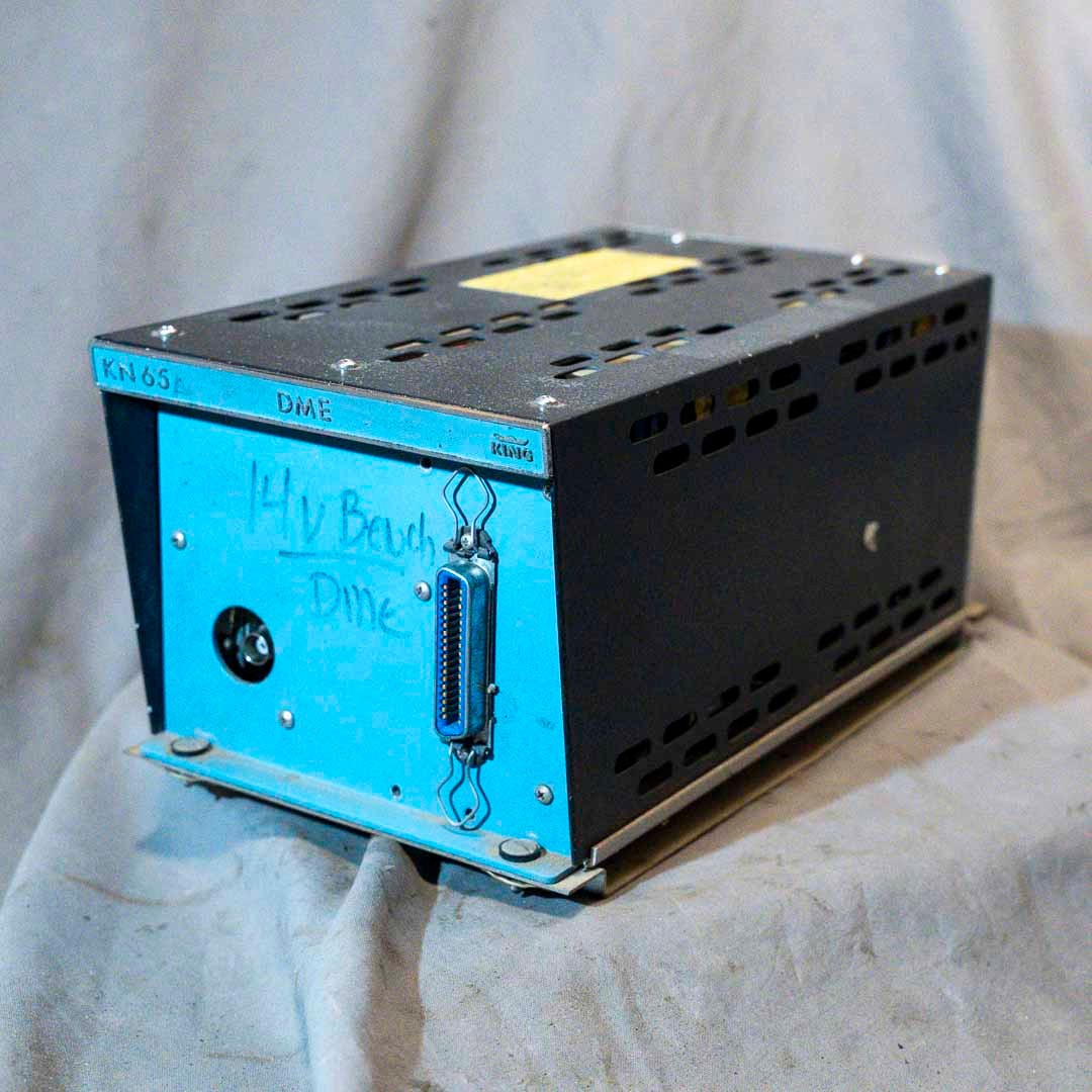 Bendix King KN65 DME with tray P/N 066-1029-00/01
