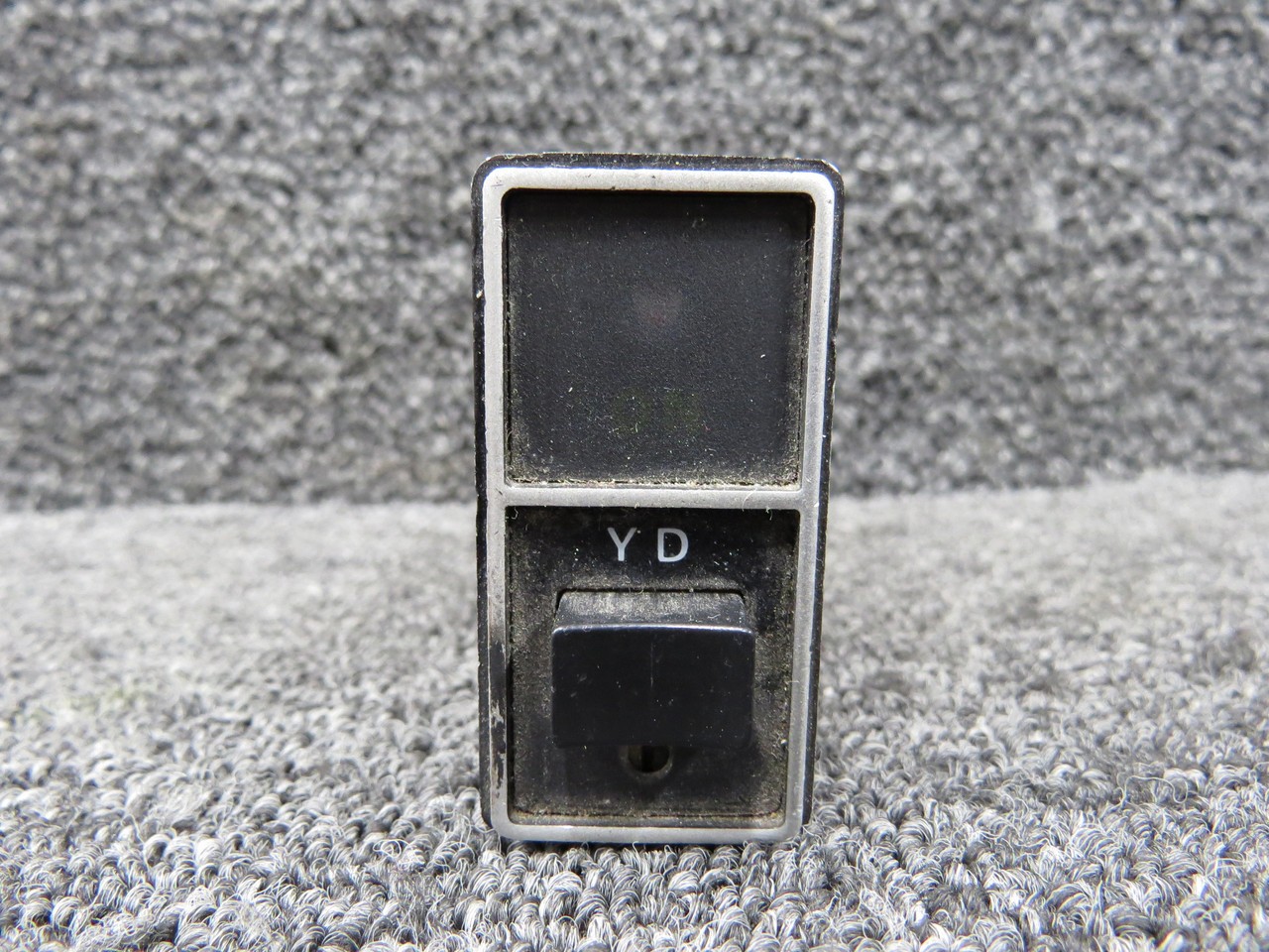 1C763-2 Century Flight Systems Yaw Dampener Controller Switch (Volts: 28)