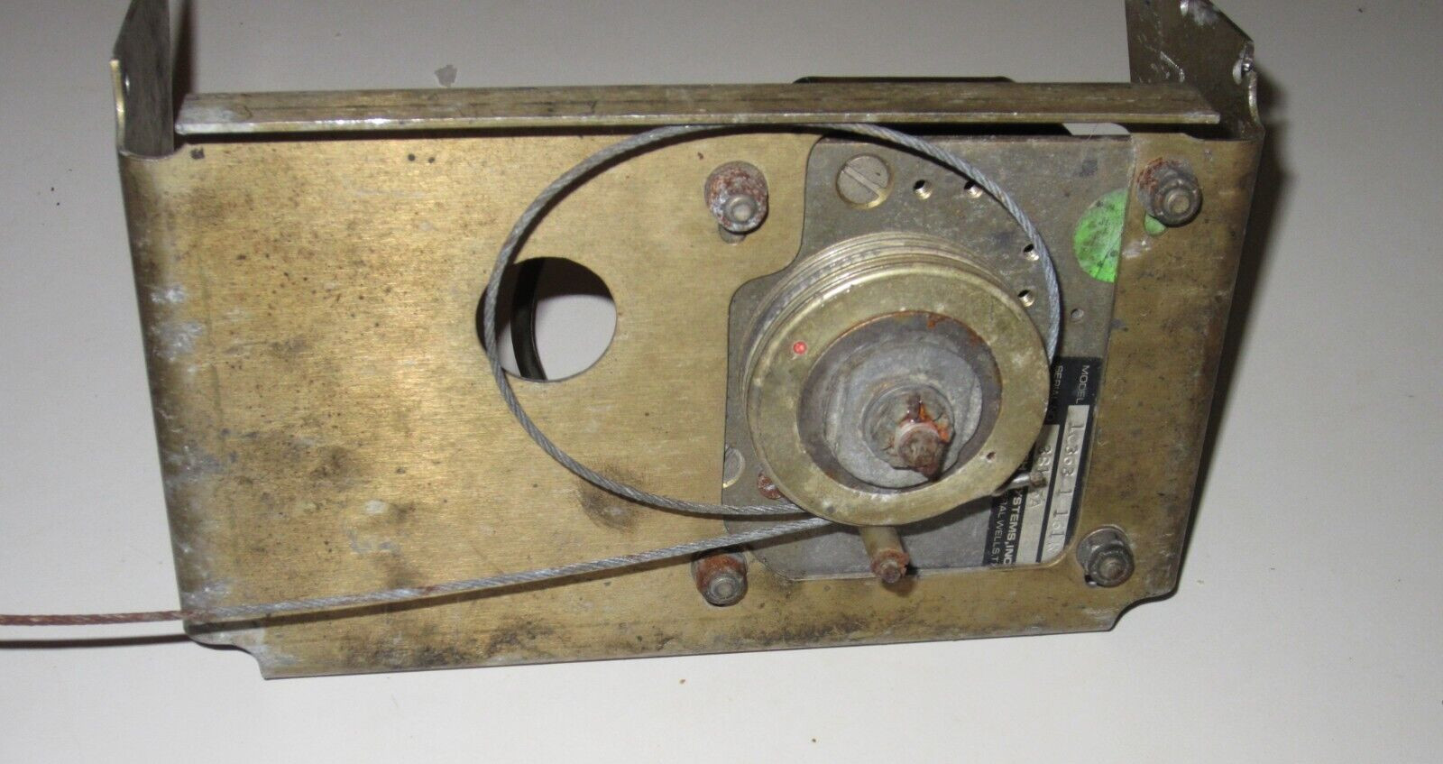 Century Systems Auto Pilot Roll Servo 1C363-1161R Piper Seneca Removal